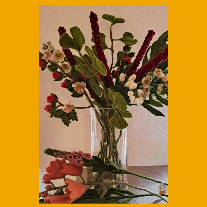 Blumenstrauß mit harmonisch, warmen Farbtönen